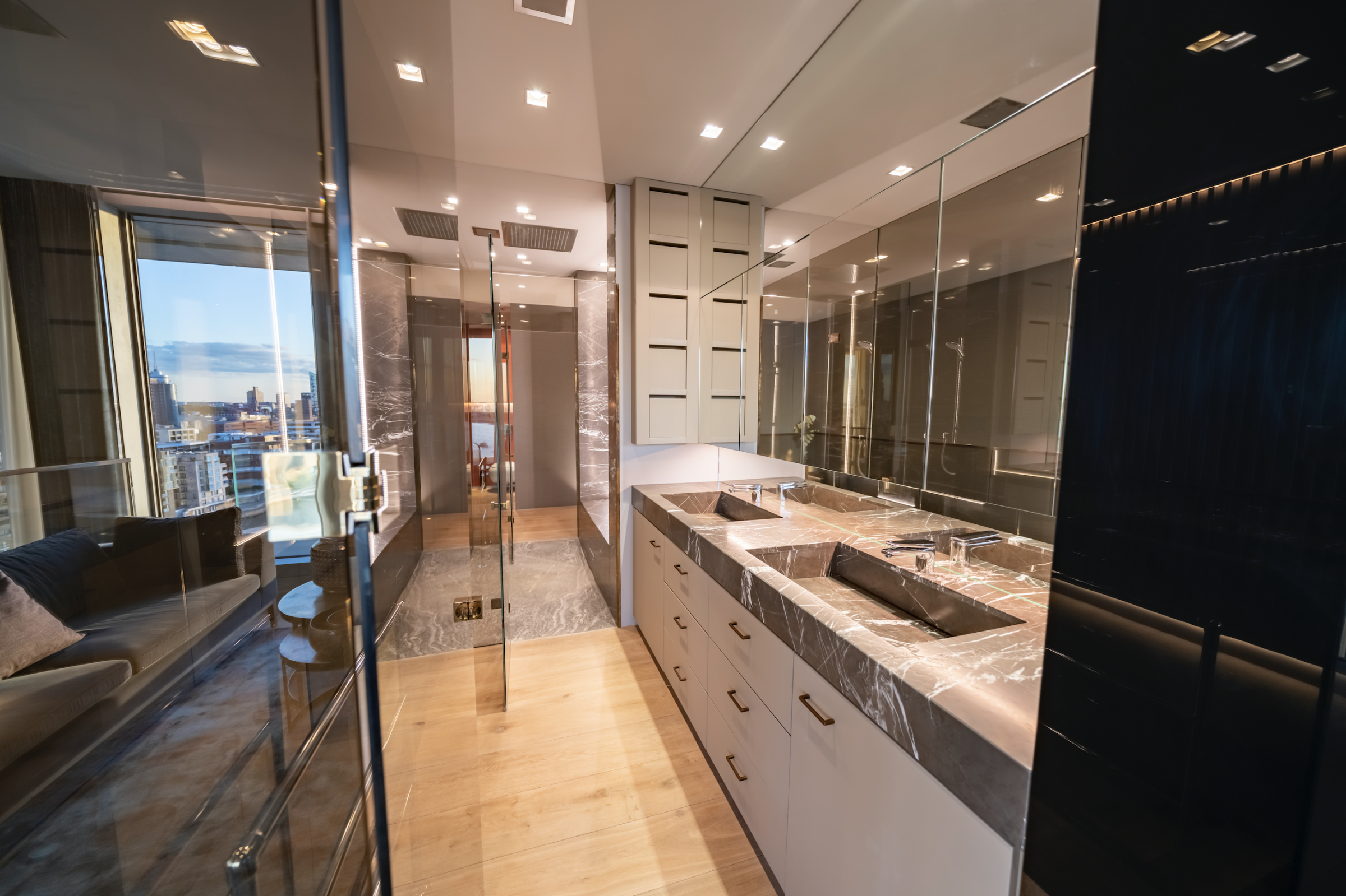 MARCO POLO TOWER - MAISONETTE PENHOUSE 360qm